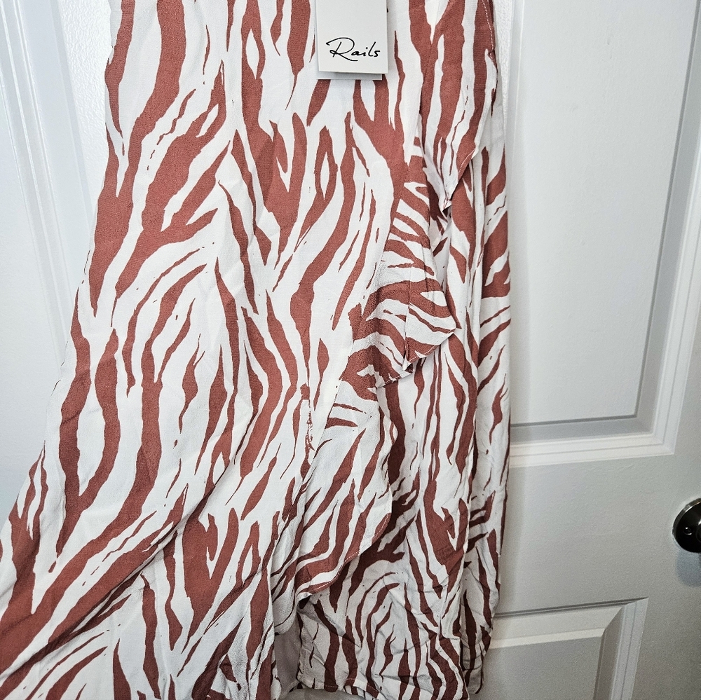 Rails Revolve Frida Rust Zebra Ruffle Wrap Midi Dress NWT XS - Picture 6 of 10
